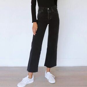 Black Aritzia Denim Forum side leg cropped jeans